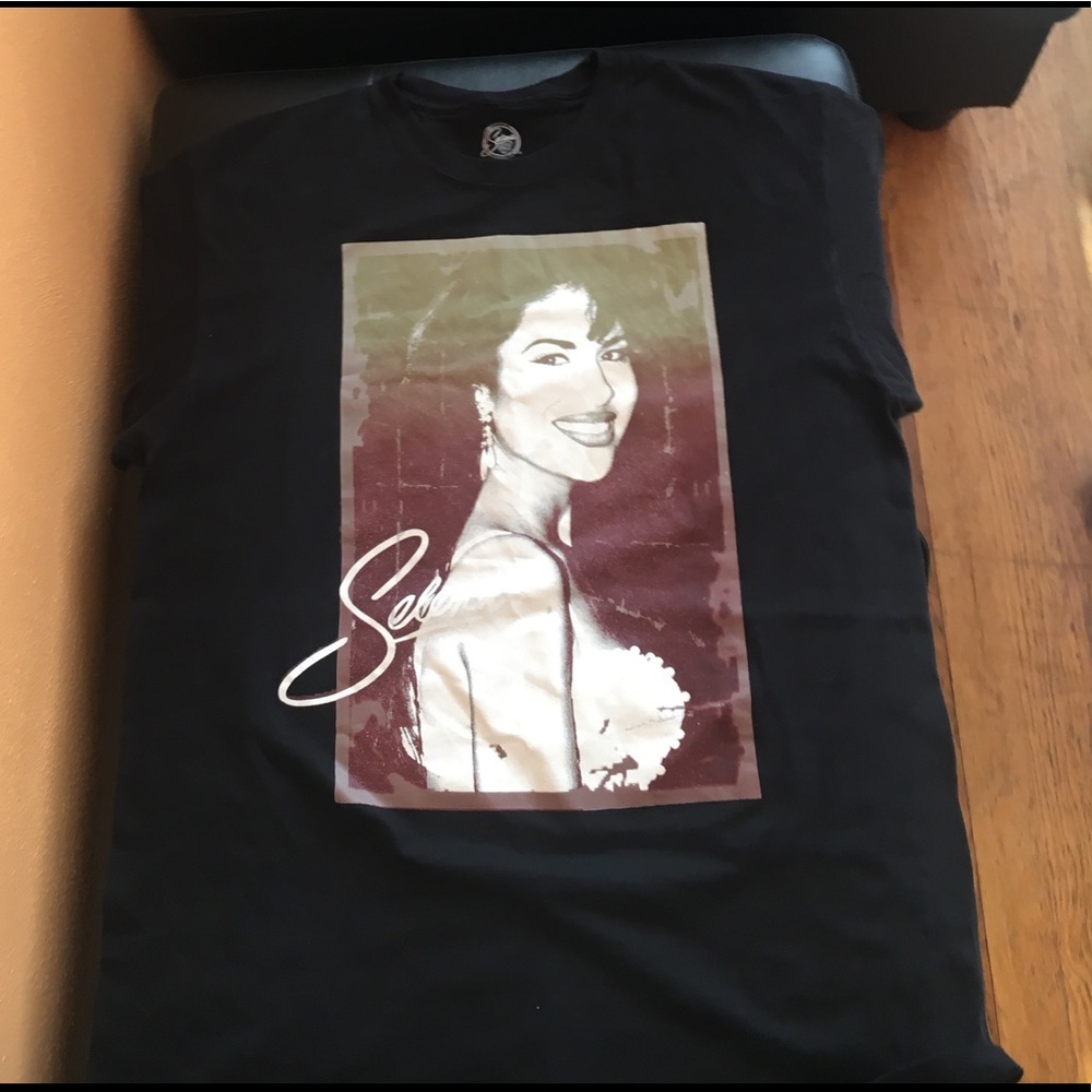 Basic black Selena graphic t-shirt.